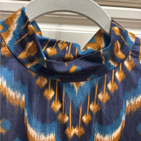 FARM Rio Vibrant Patterned Top - Picture 4 of 4